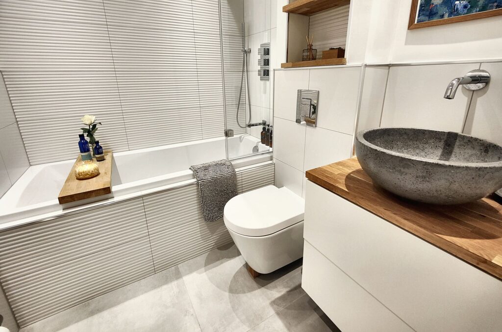 The Colonnade, Lancaster, LA1